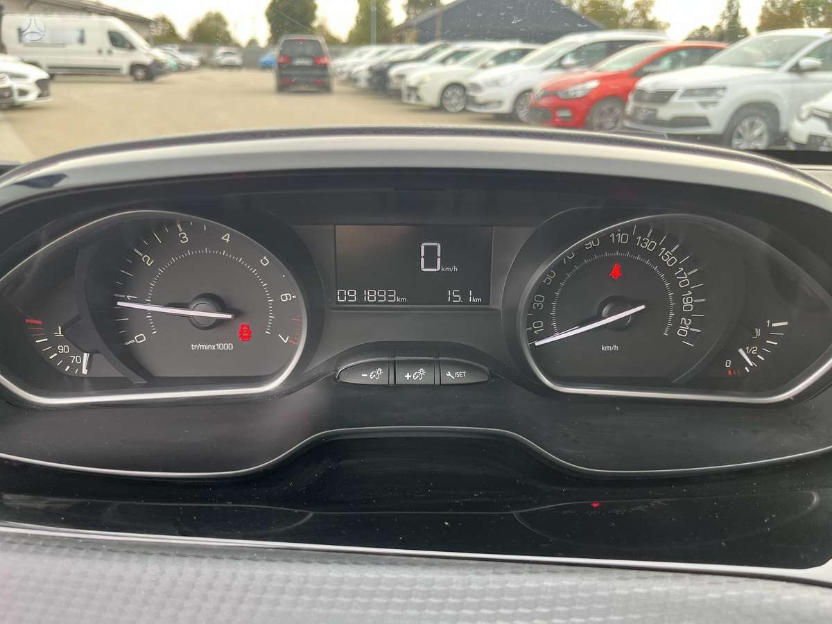 Peugeot 208, 1.2 l., Хэтчбек