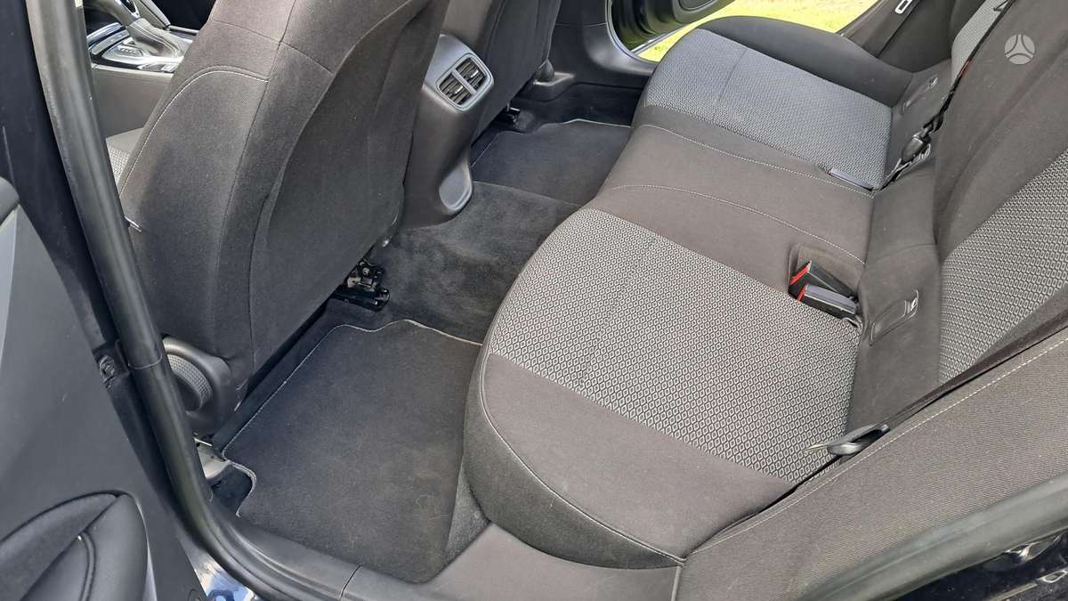 Opel Insignia, 1.5 l., hatchback
