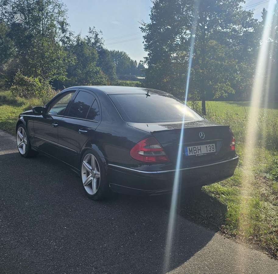 Mercedes-Benz E270, 2.7 l., Седан