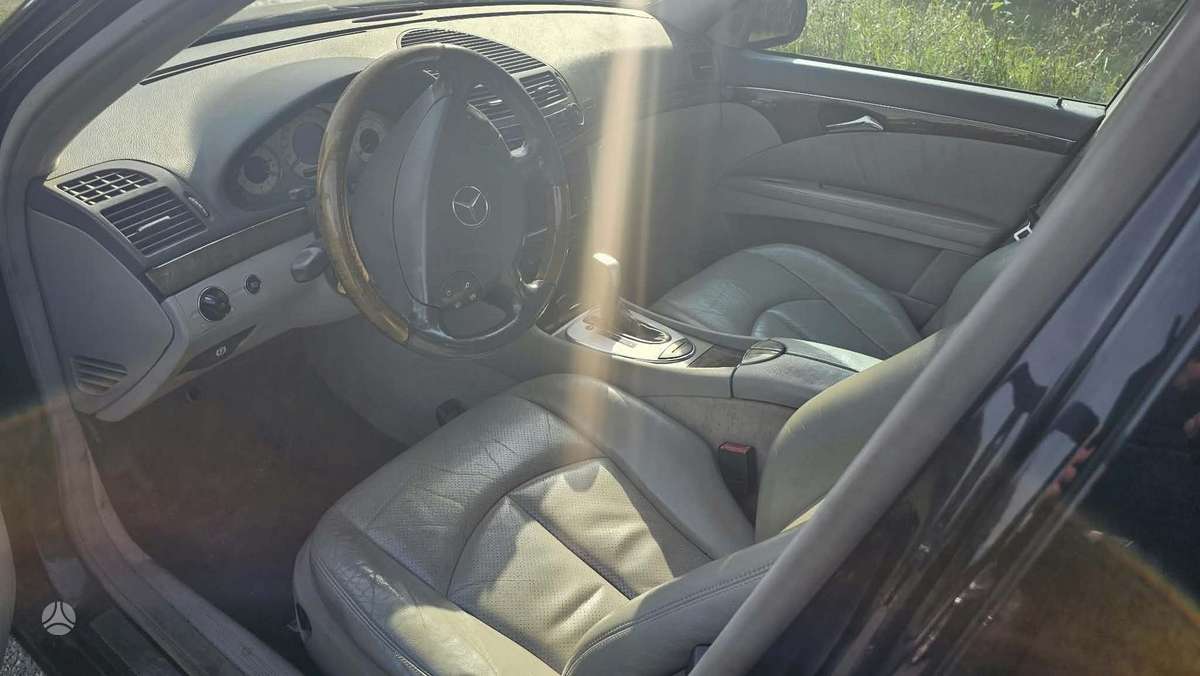 Mercedes-Benz E270, 2.7 l., Седан