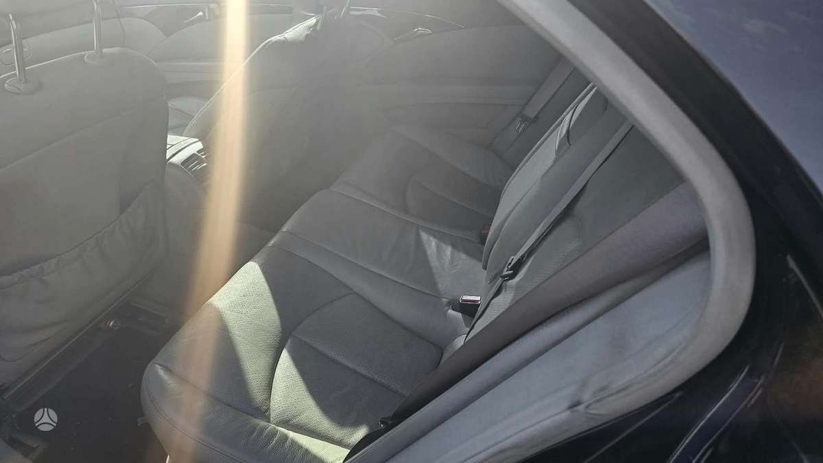 Mercedes-Benz E270, 2.7 l., Седан