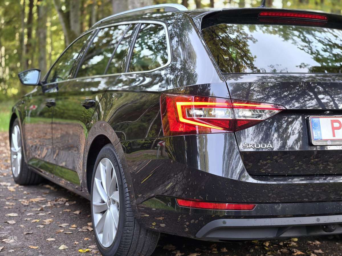 Skoda Superb, 2.0 l., wagon