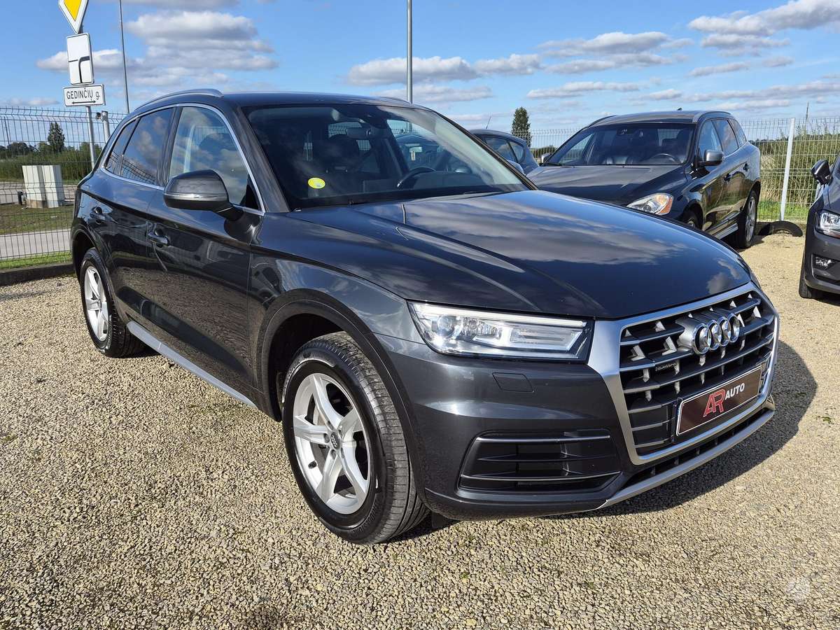 Audi Q5, 2.0 l., off-road / crossover