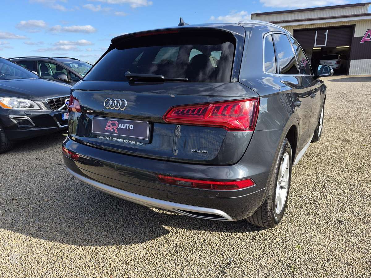 Audi Q5, 2.0 l., Внедорожник / Кроссовер