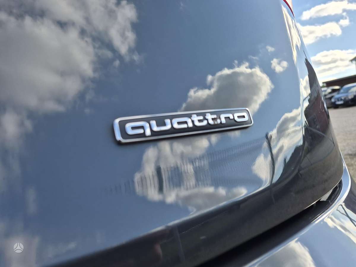 Audi Q5, 2.0 l., off-road / crossover