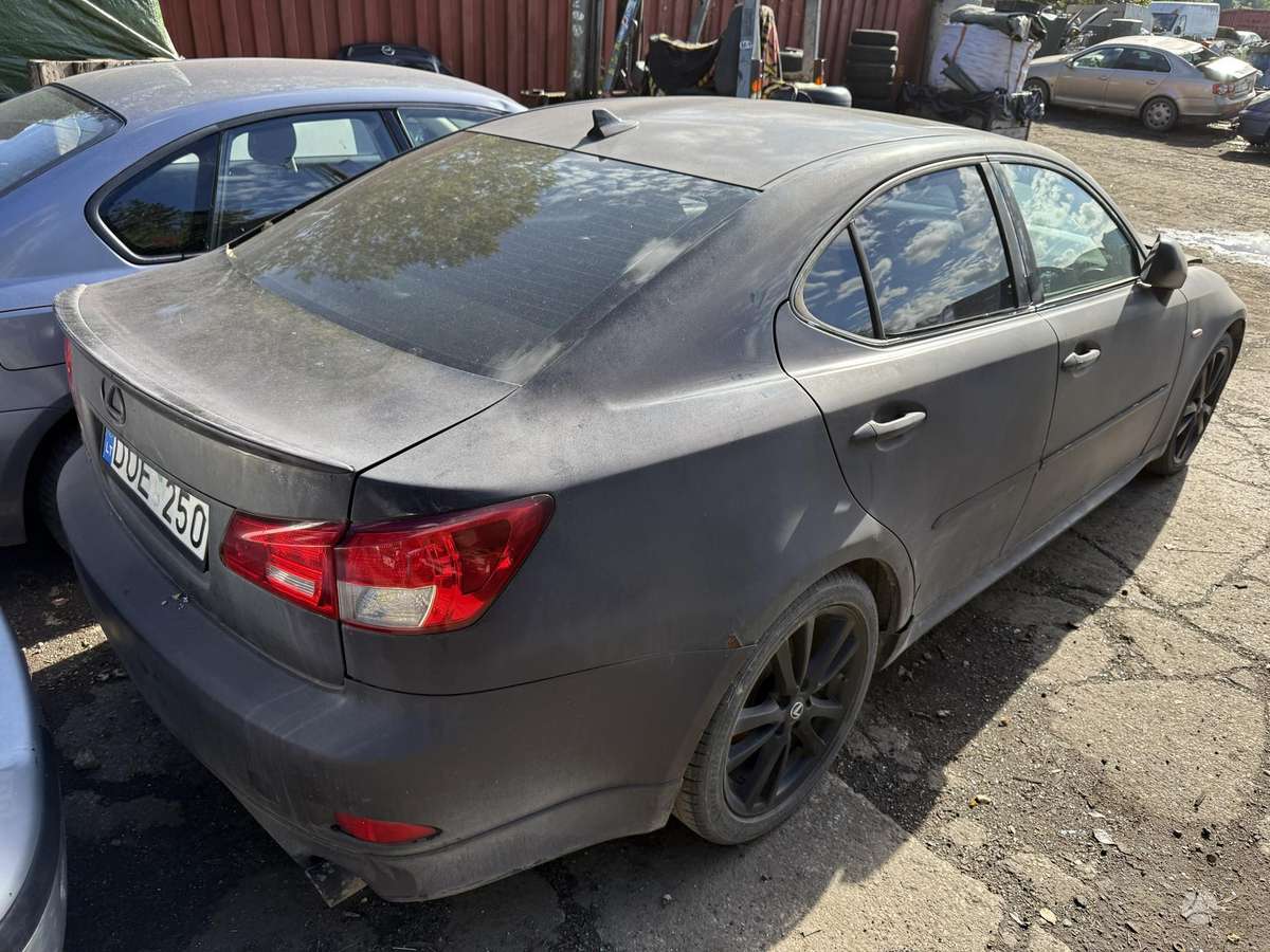 Lexus IS 250 Dalimis is 250 rwd