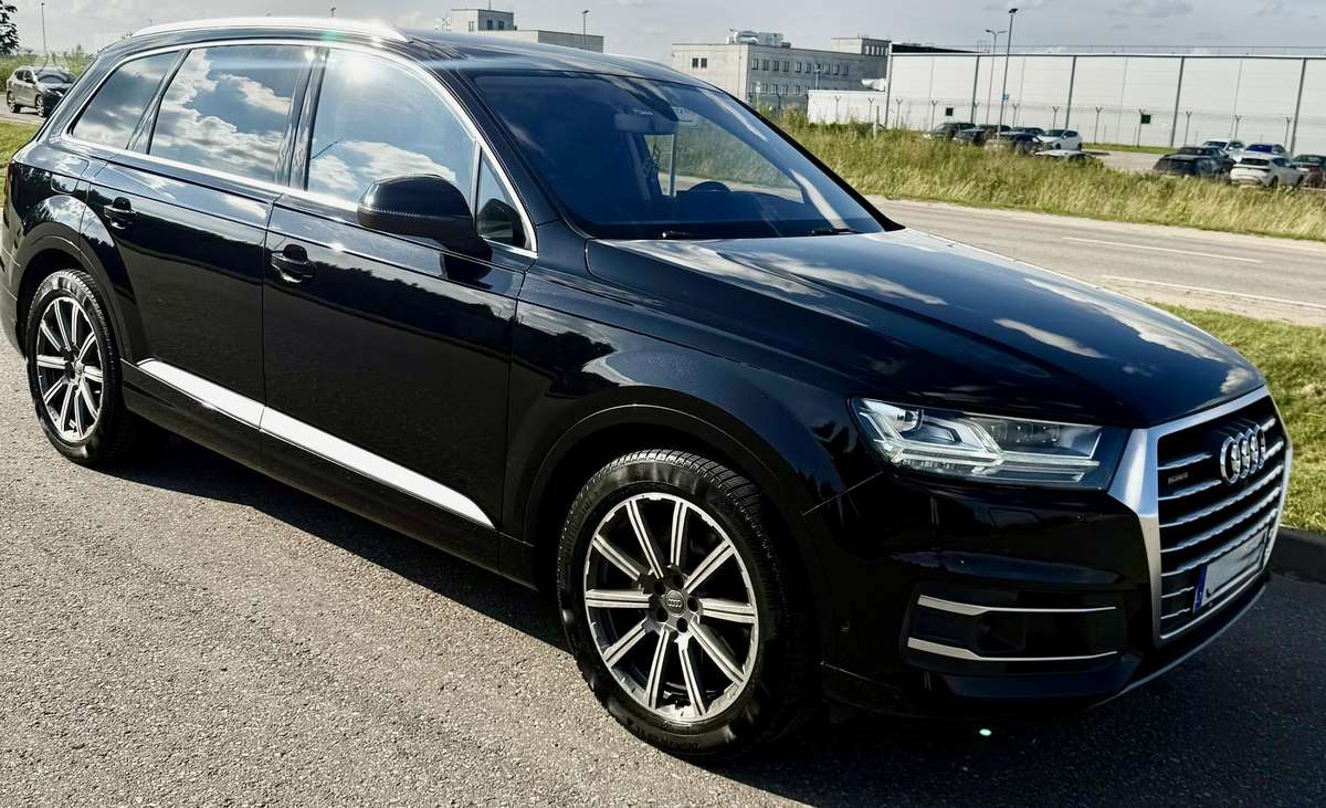 Audi Q7, 3.0 l., off-road / crossover