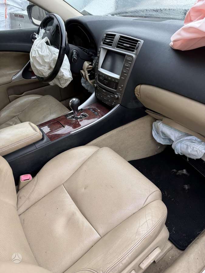 Lexus IS 250 Dalimis