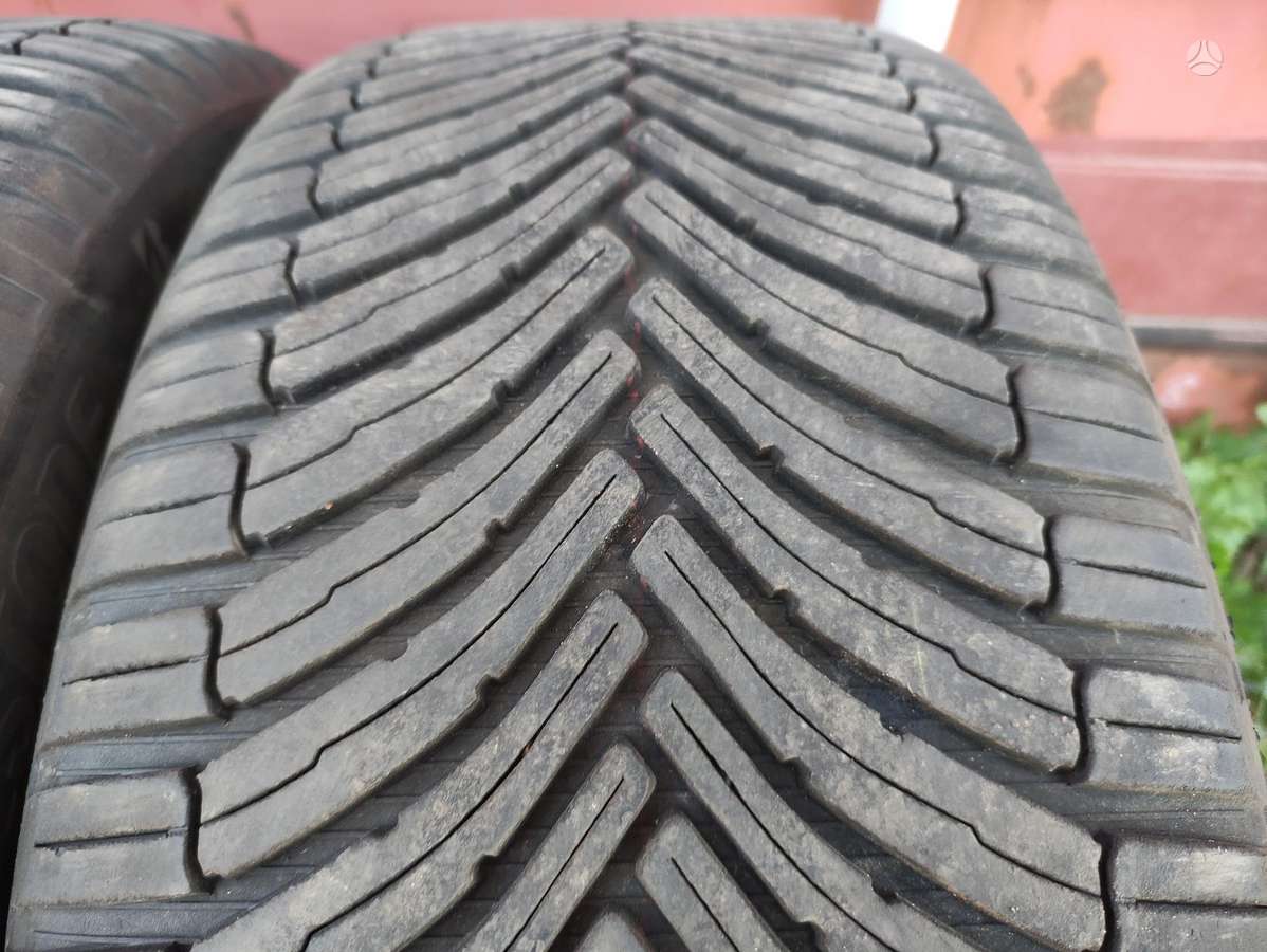 Bridgestone, всесезонные 235/50 R19
