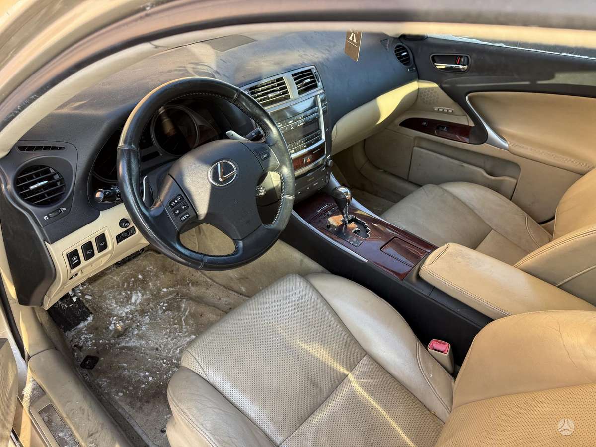 Lexus IS 250 Dalimis