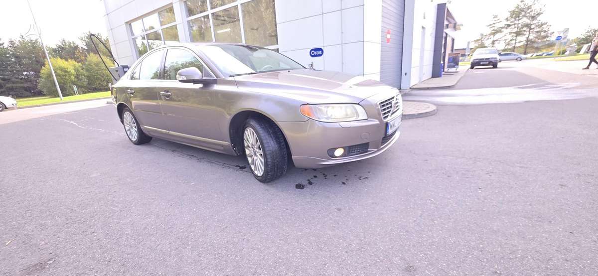 Volvo V70, 2.4 l., Седан