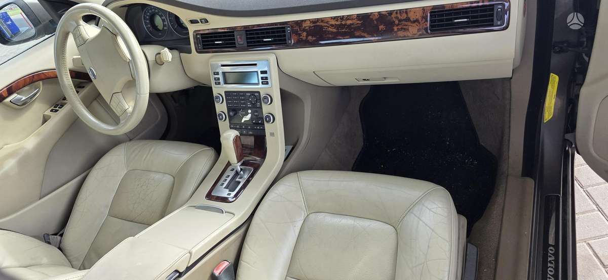 Volvo V70, 2.4 l., Седан