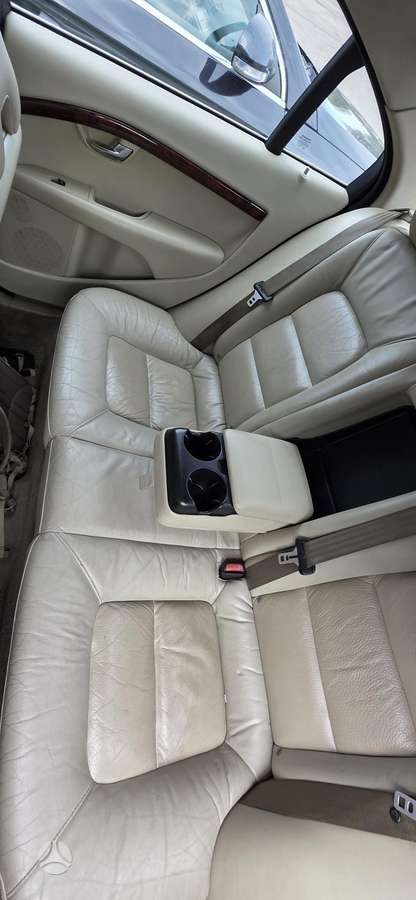 Volvo V70, 2.4 l., Седан