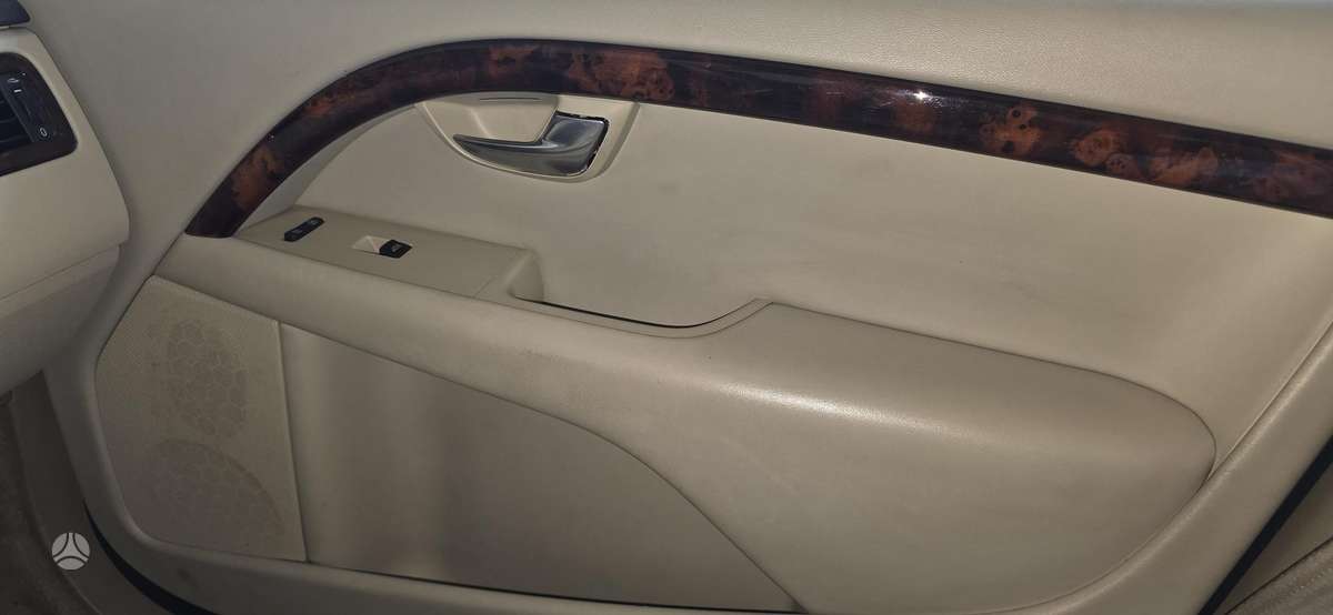 Volvo V70, 2.4 l., Седан