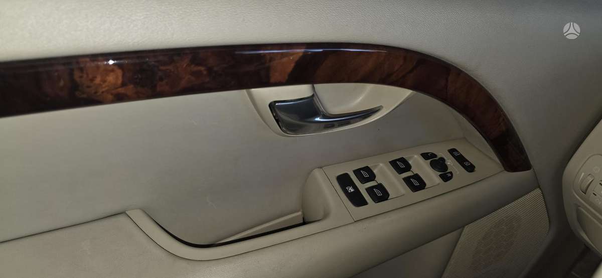 Volvo V70, 2.4 l., Седан