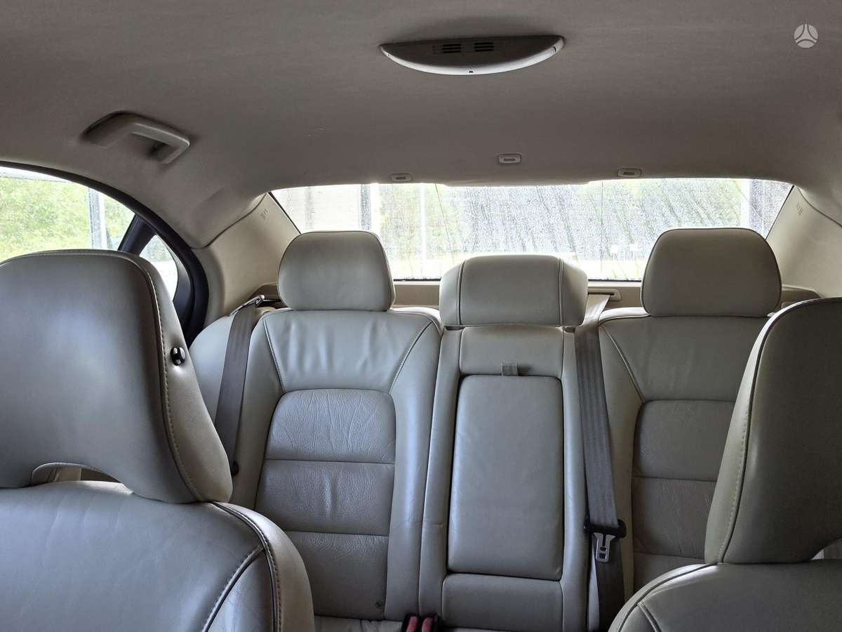 Volvo V70, 2.4 l., Седан