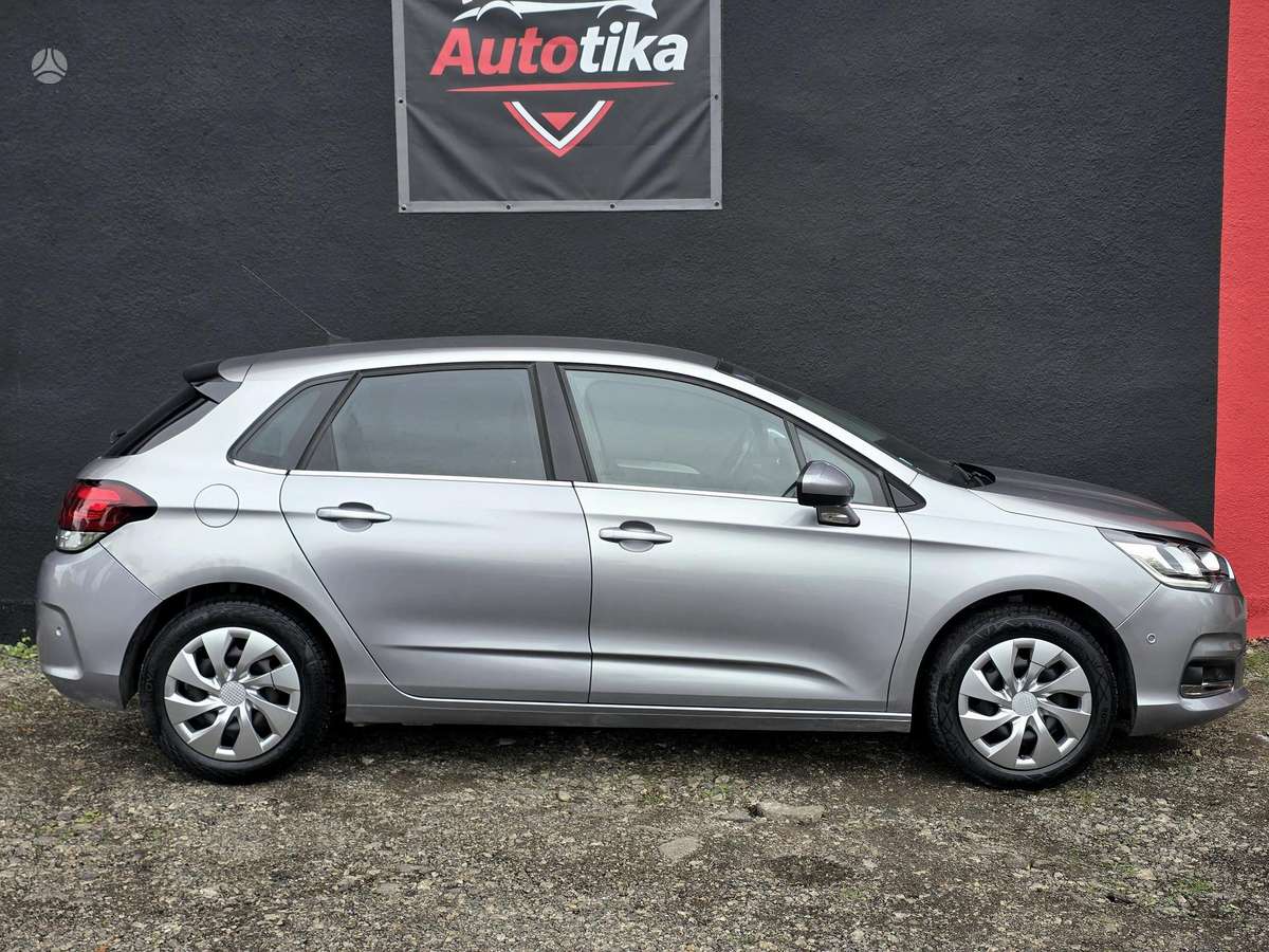 Citroen C4, 1.2 l., hatchback
