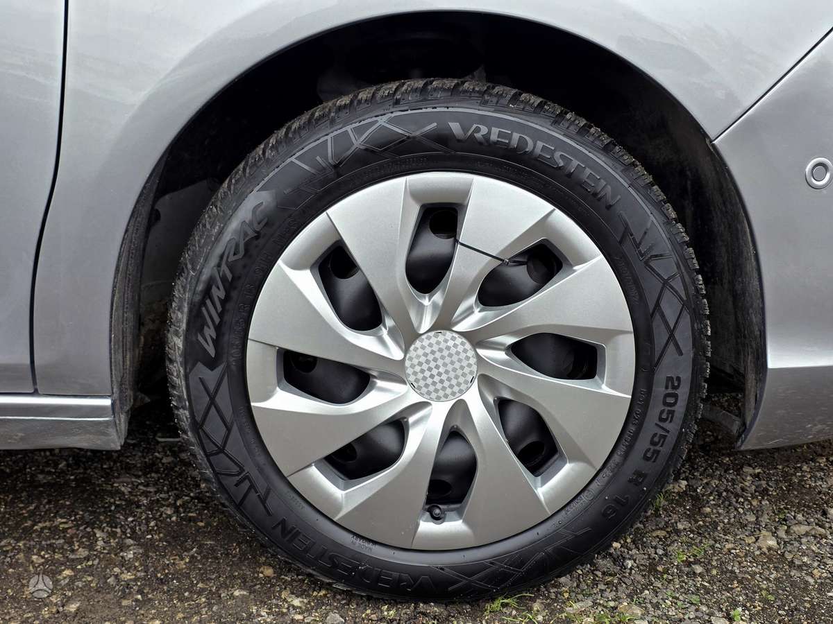 Citroen C4, 1.2 l., hatchback