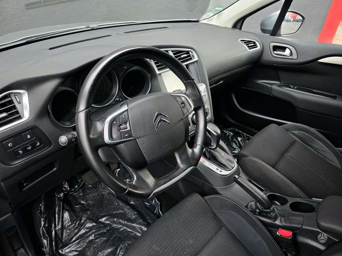 Citroen C4, 1.2 l., Хэтчбек