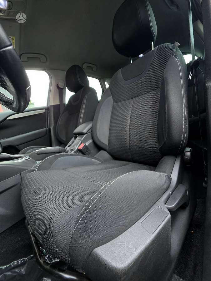 Citroen C4, 1.2 l., Хэтчбек