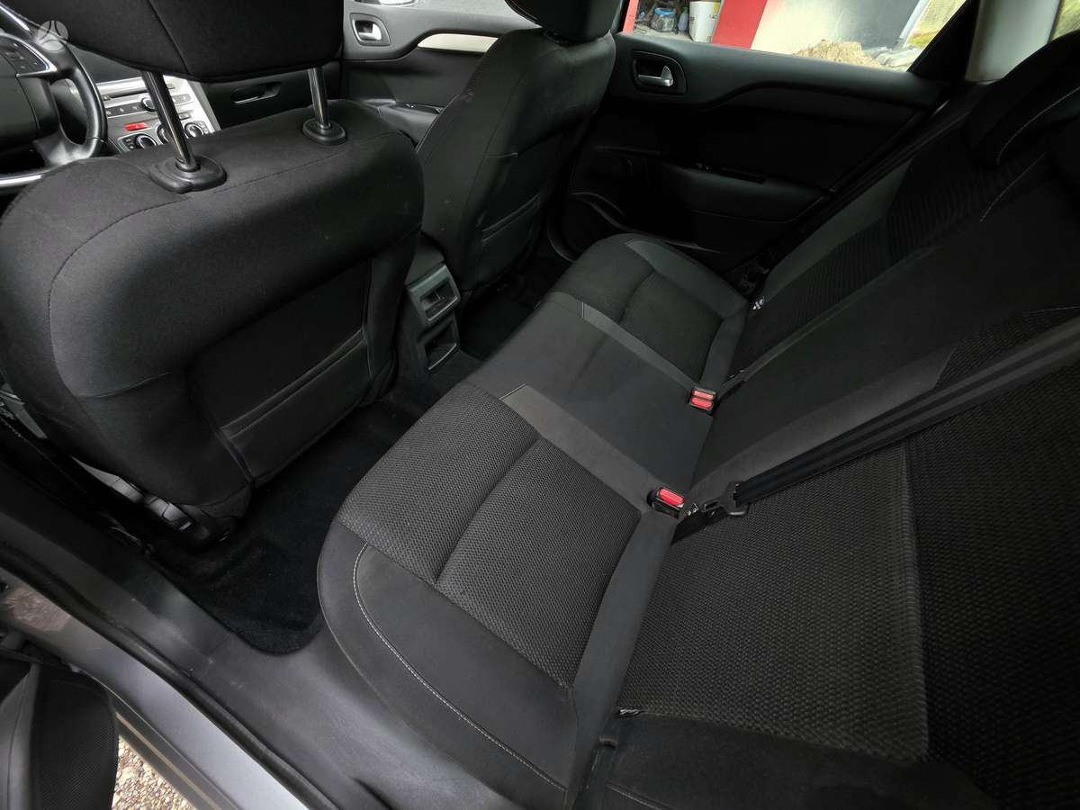 Citroen C4, 1.2 l., Хэтчбек