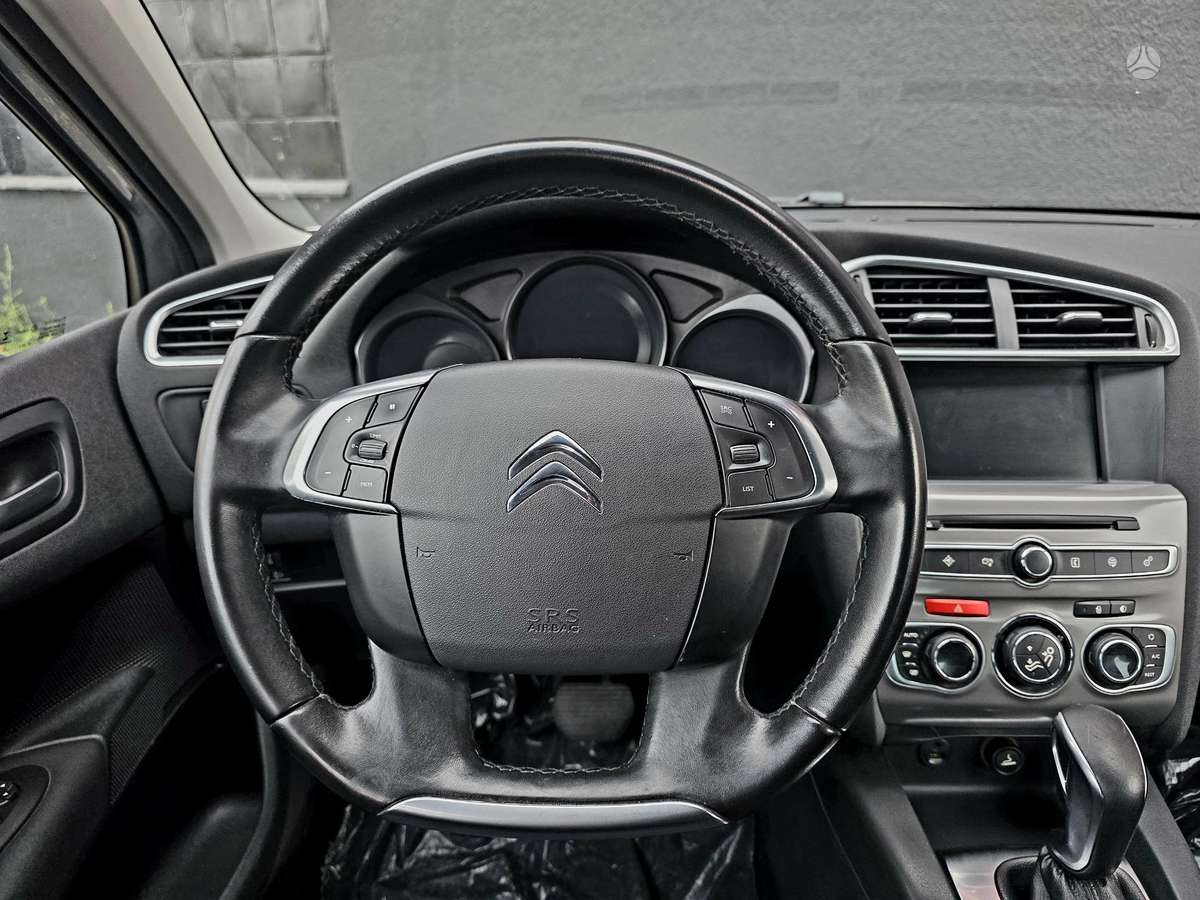 Citroen C4, 1.2 l., Хэтчбек