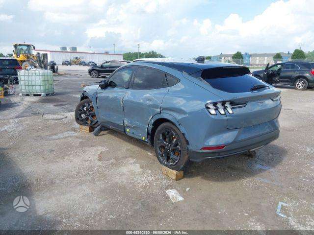 Ford Mustang Mach-E, off-road / crossover