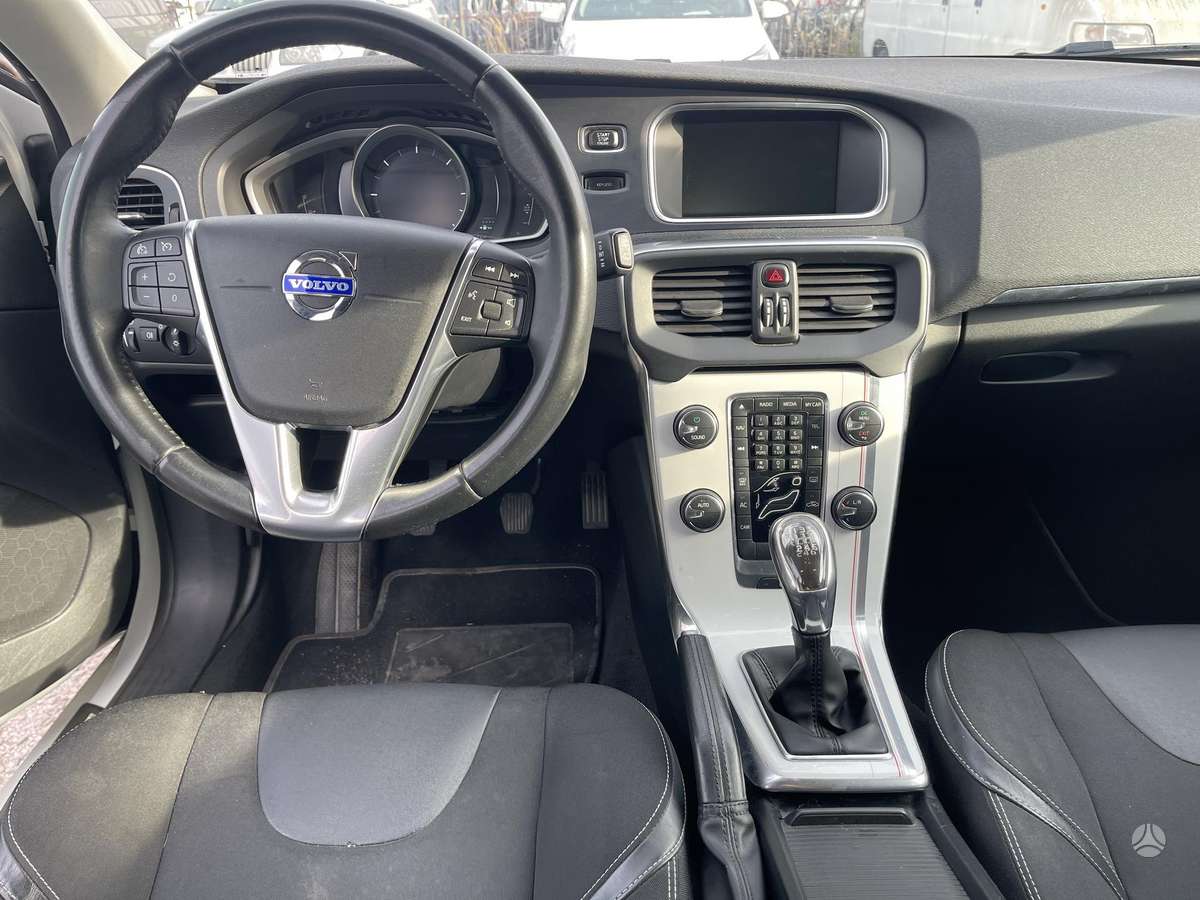 Volvo V40, 1.6 l., Хэтчбек