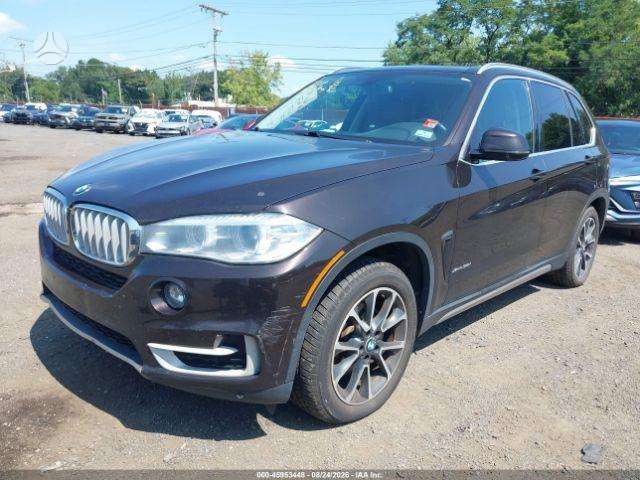 BMW X5, Седан