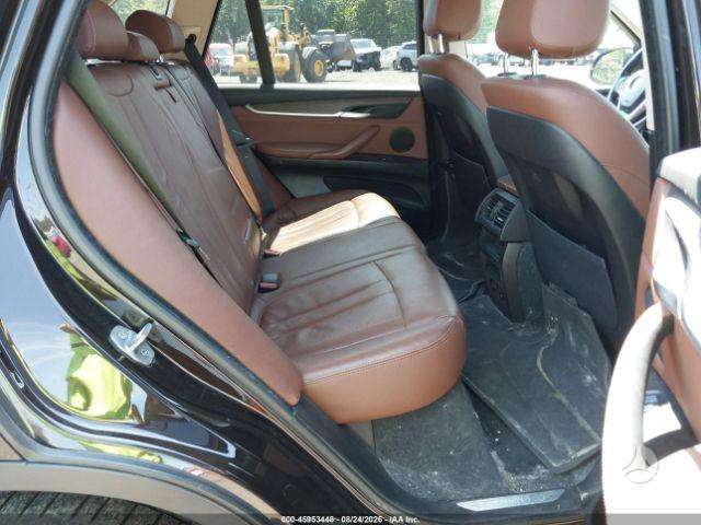 BMW X5, Седан