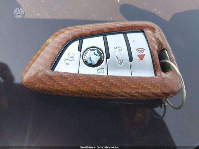 BMW X5, saloon / sedan