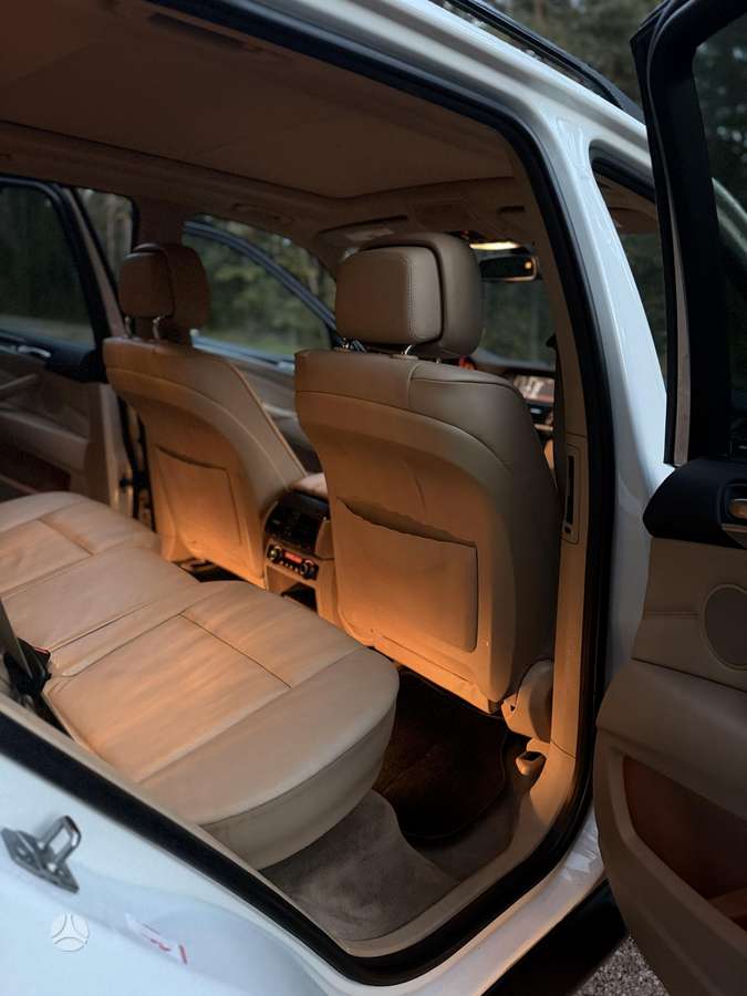 BMW X5, 3.0 l., off-road / crossover
