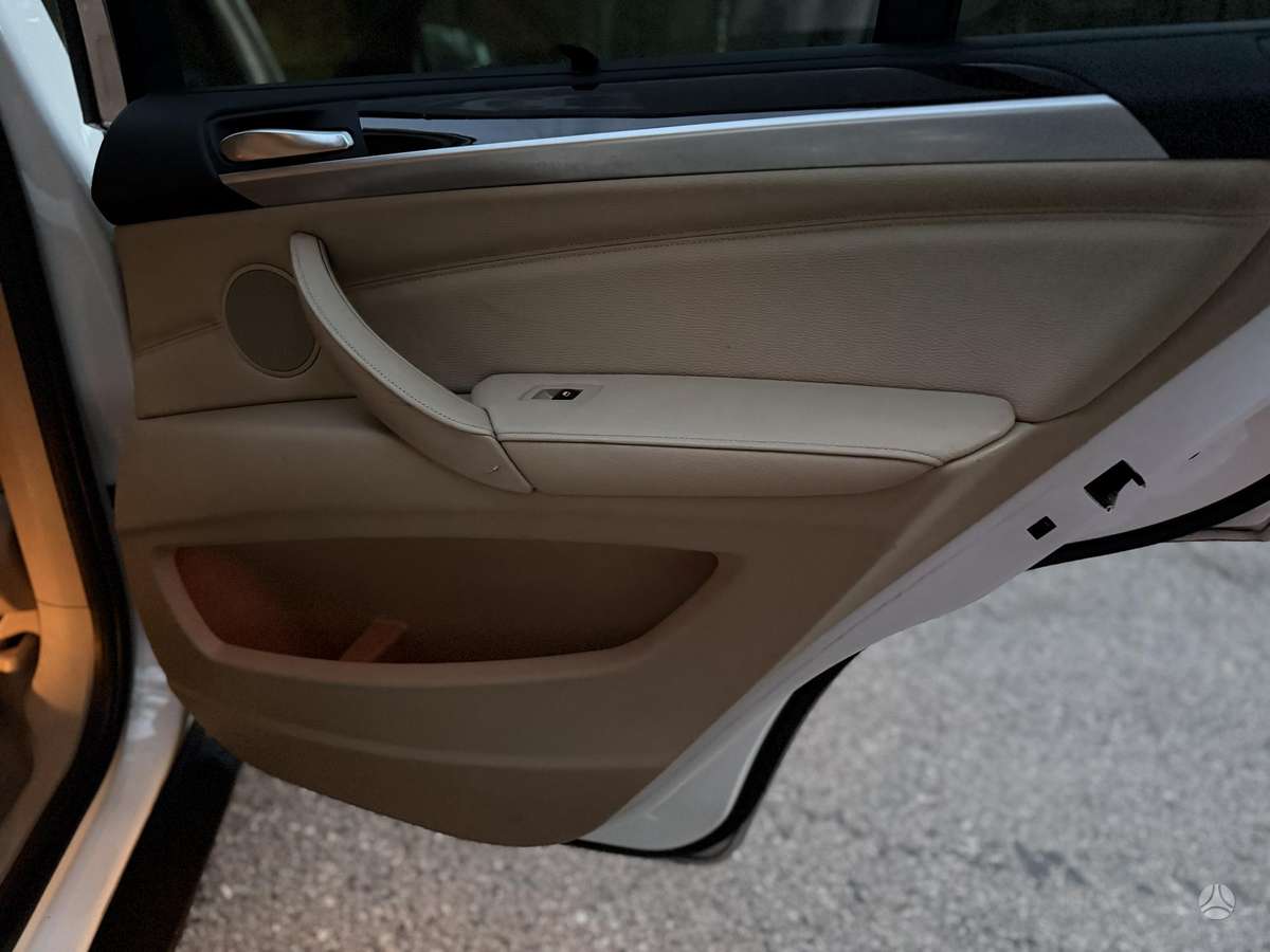 BMW X5, 3.0 l., off-road / crossover