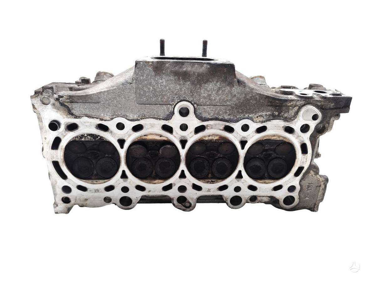 Honda CR-V cylinder head