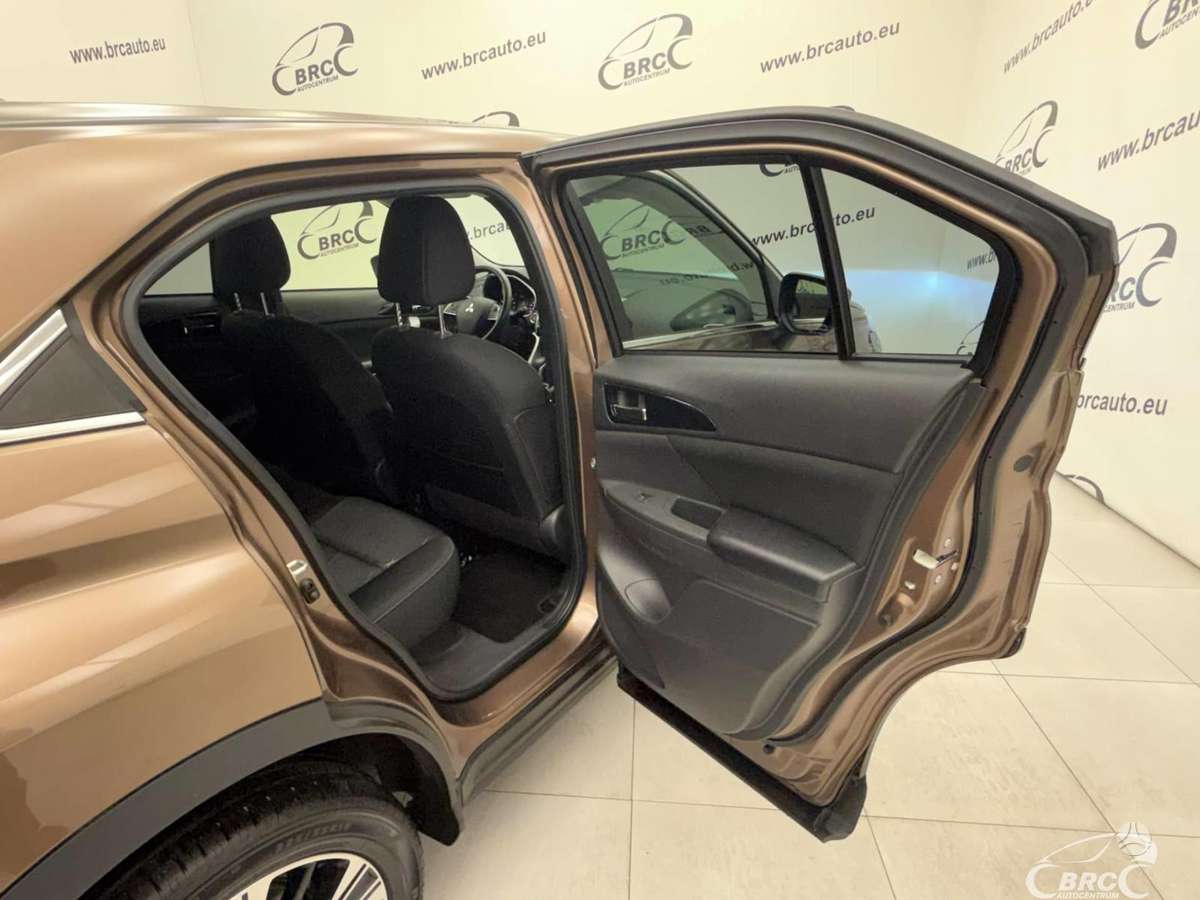 Mitsubishi Eclipse Cross, 1.5 l., off-road / crossover