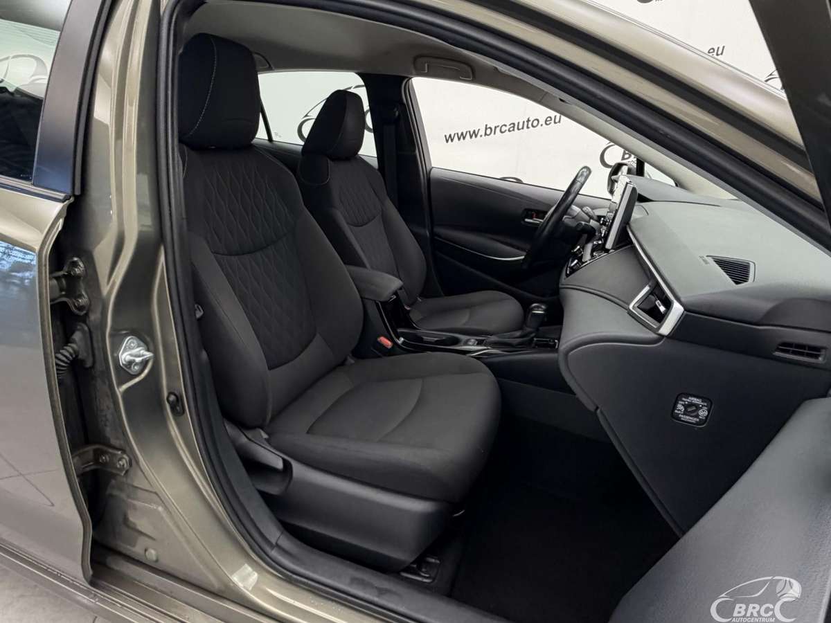 Toyota Corolla, 1.6 l., Седан