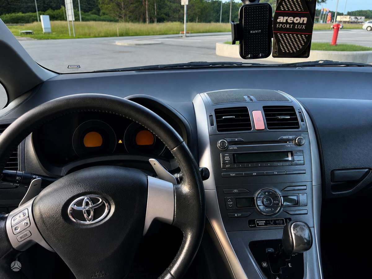 Toyota Auris, hatchback