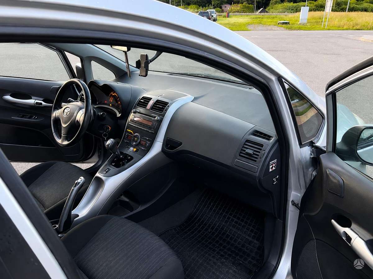 Toyota Auris, Хэтчбек