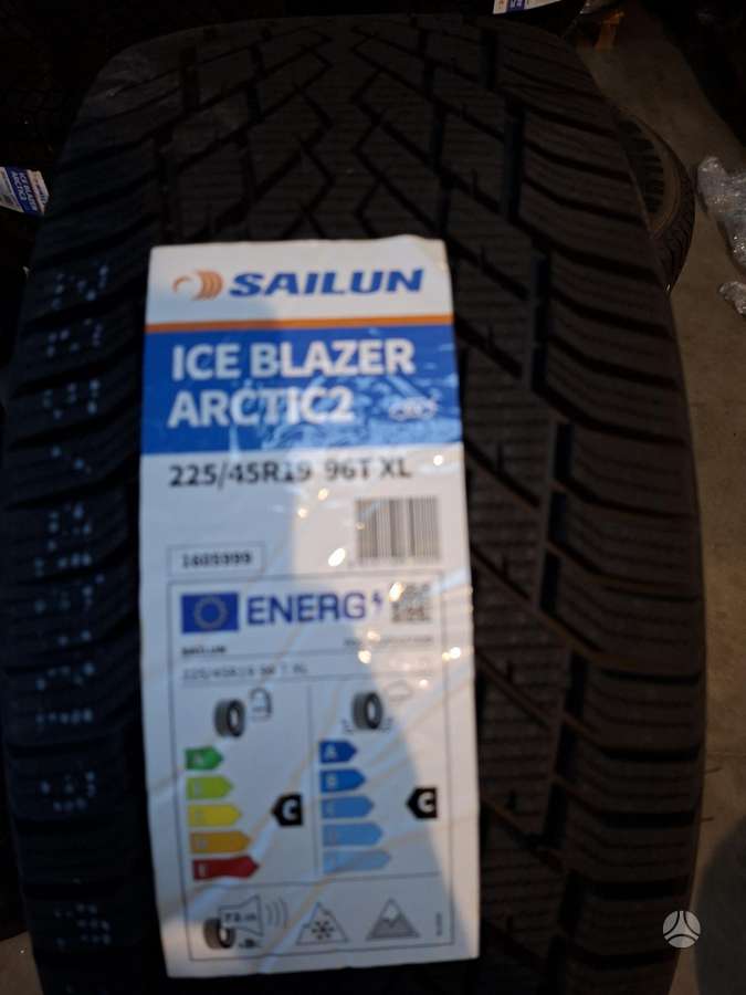 Sailun, žieminės 225/45 R19
