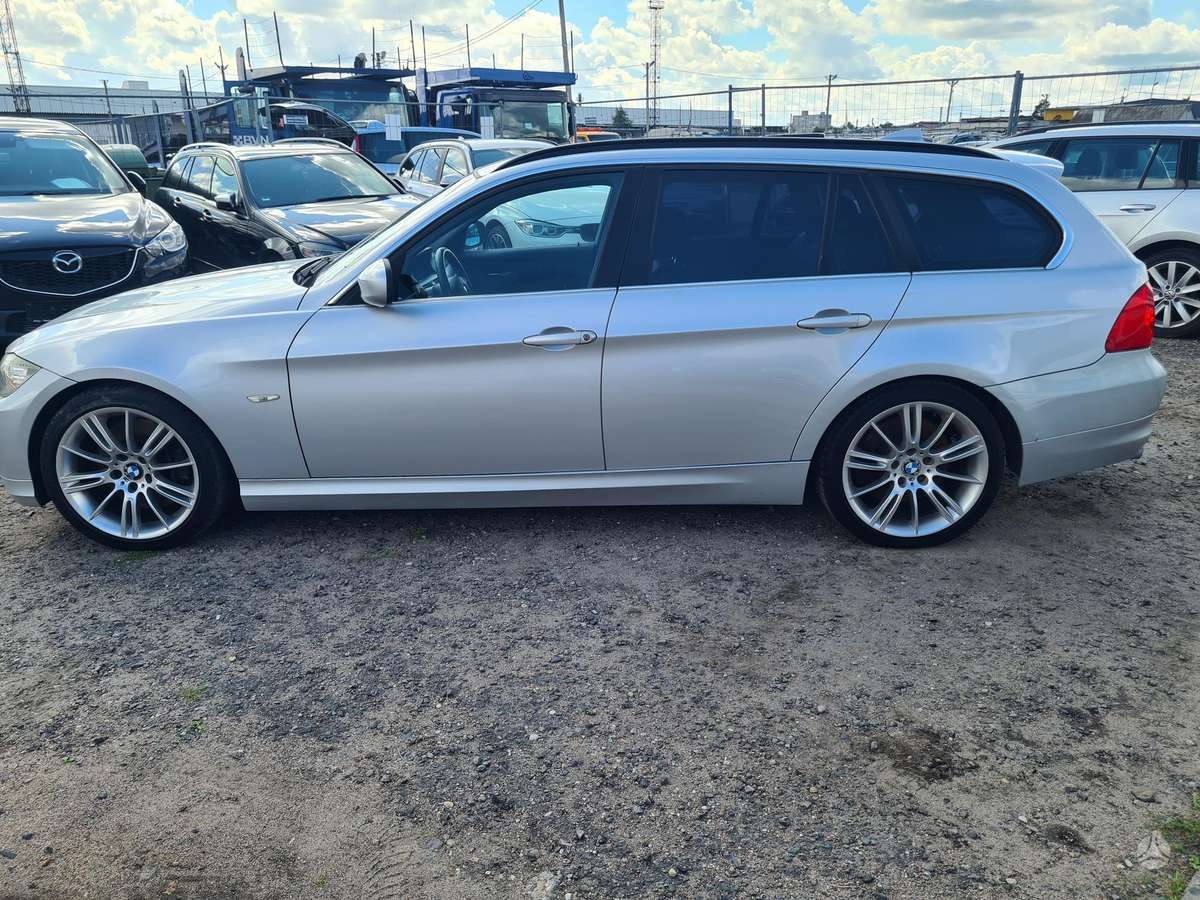 BMW 330, 3.0 l., wagon