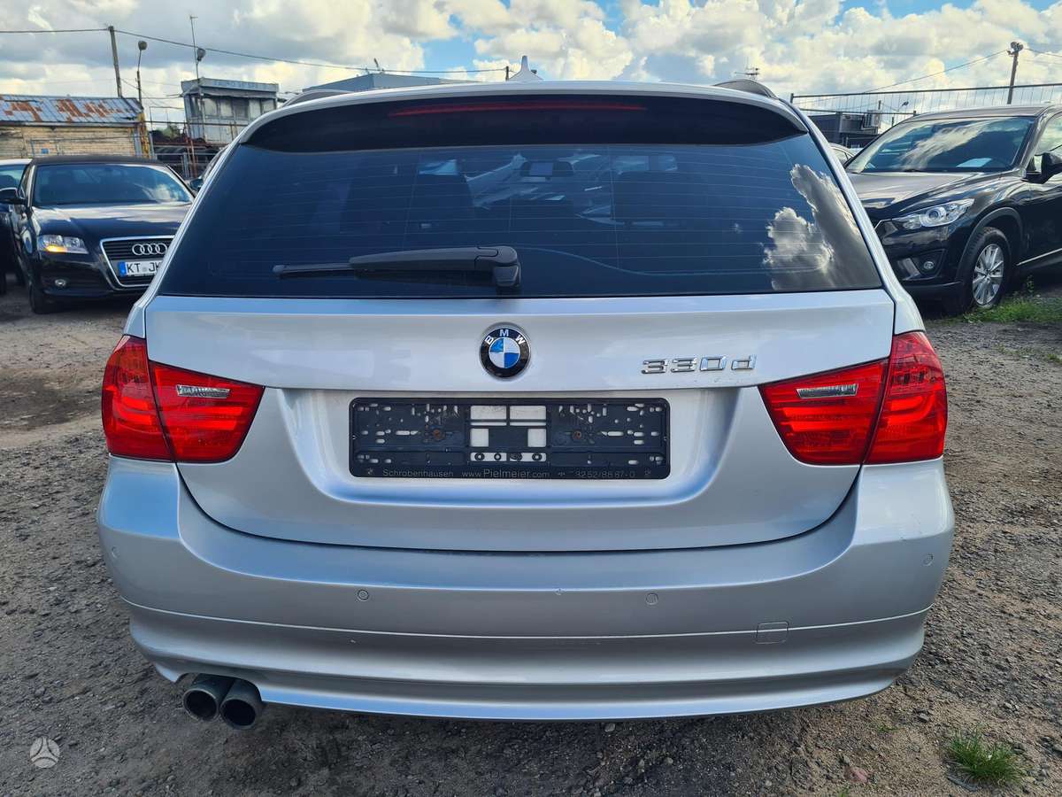 BMW 330, 3.0 l., wagon