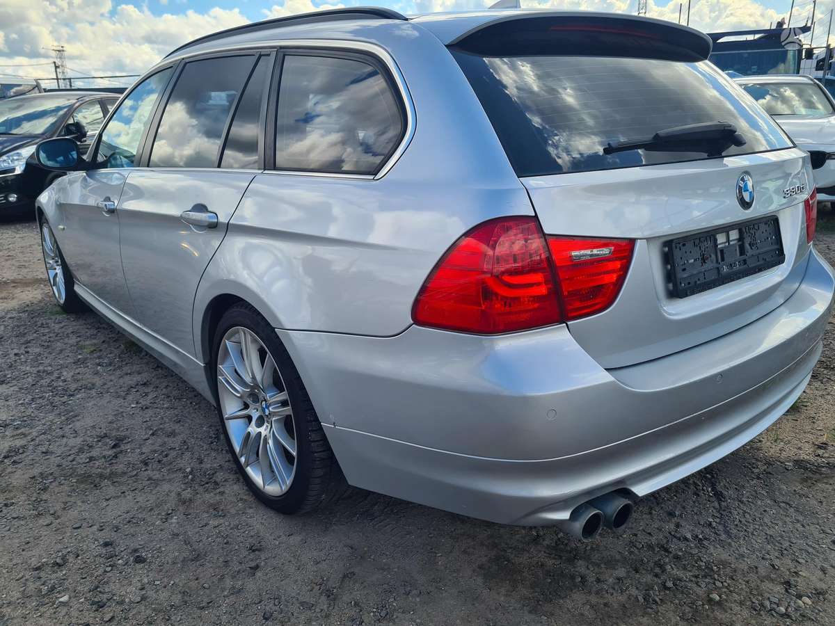 BMW 330, 3.0 l., wagon