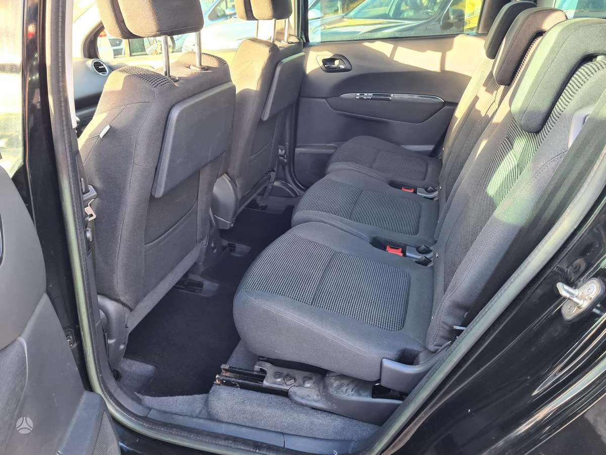 Peugeot 5008, 2.0 l., Универсал