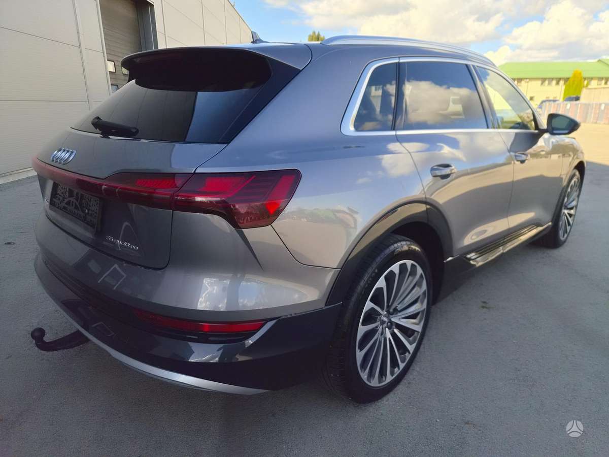 Audi e-tron, 95 kWh, off-road / crossover
