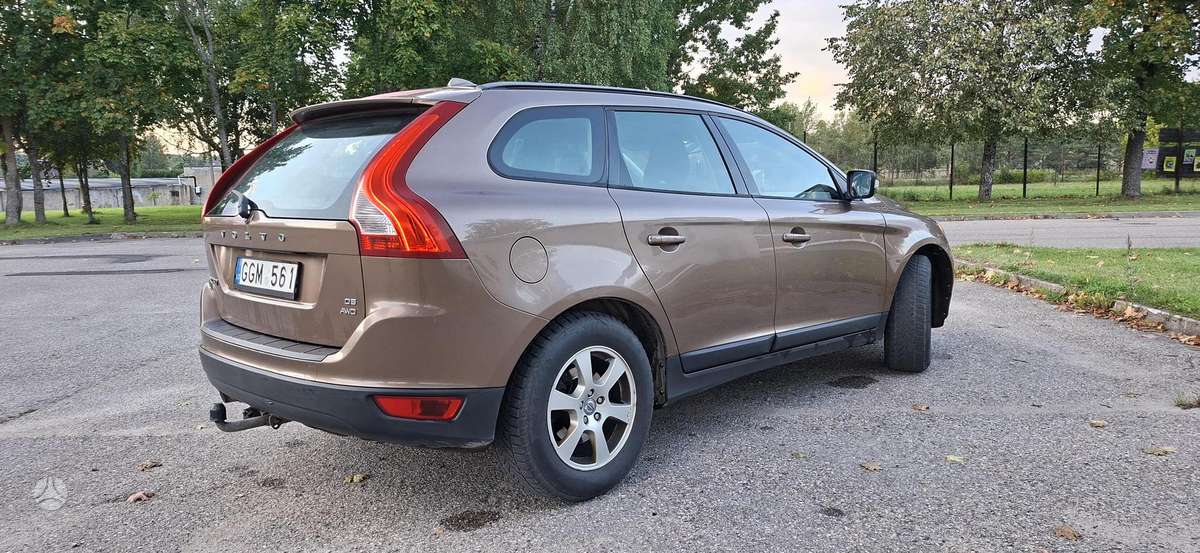 Volvo XC60 2009 — engine 2400 cm³, 185 HP (136kW)