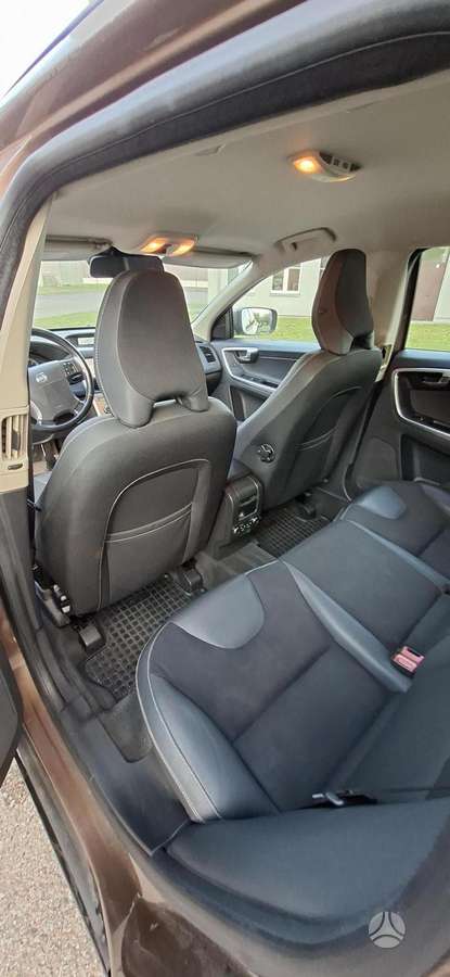 Volvo XC60 2009 — photo 8