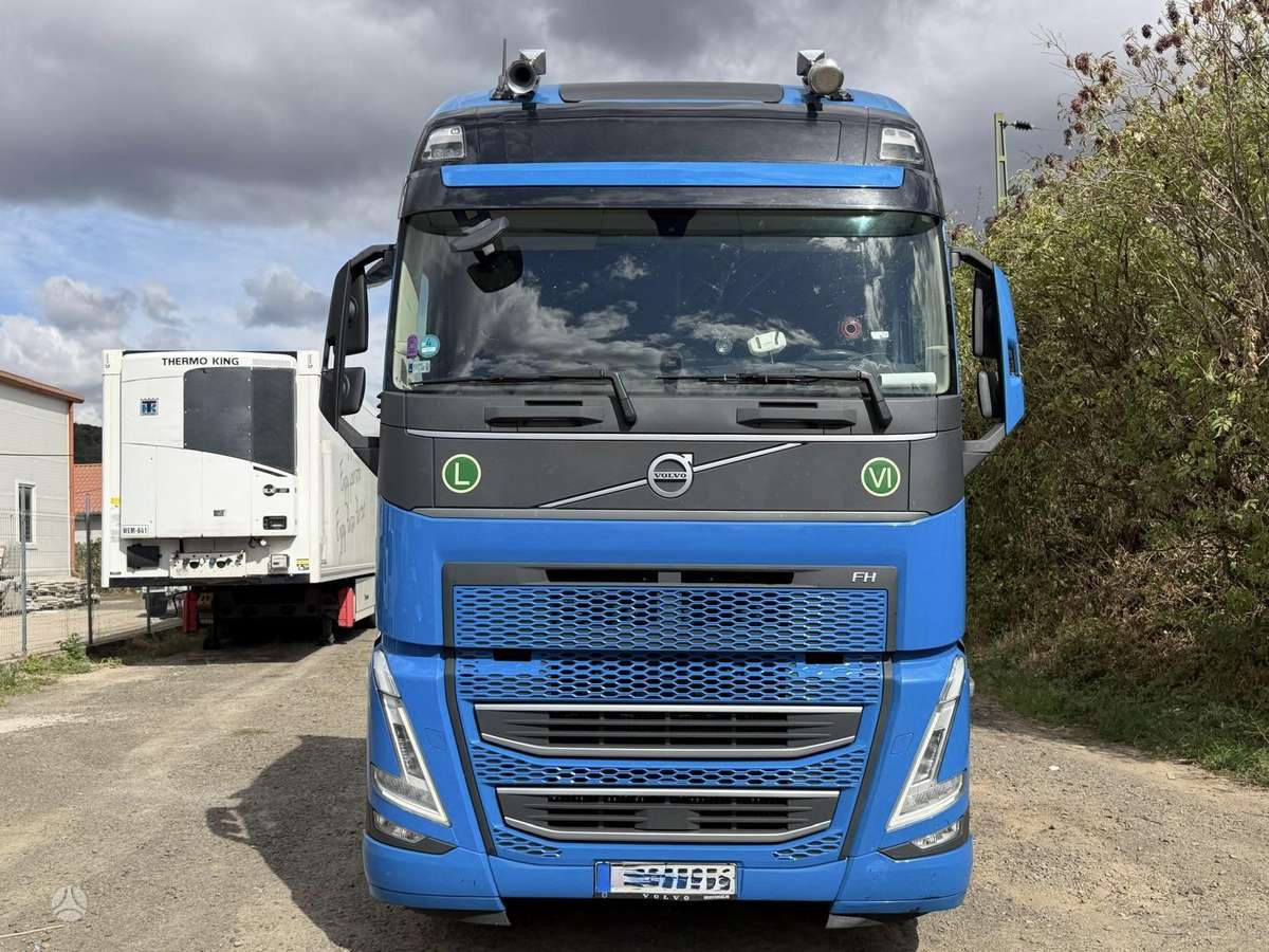 Volvo FH500, XL 2x units, double sleeper