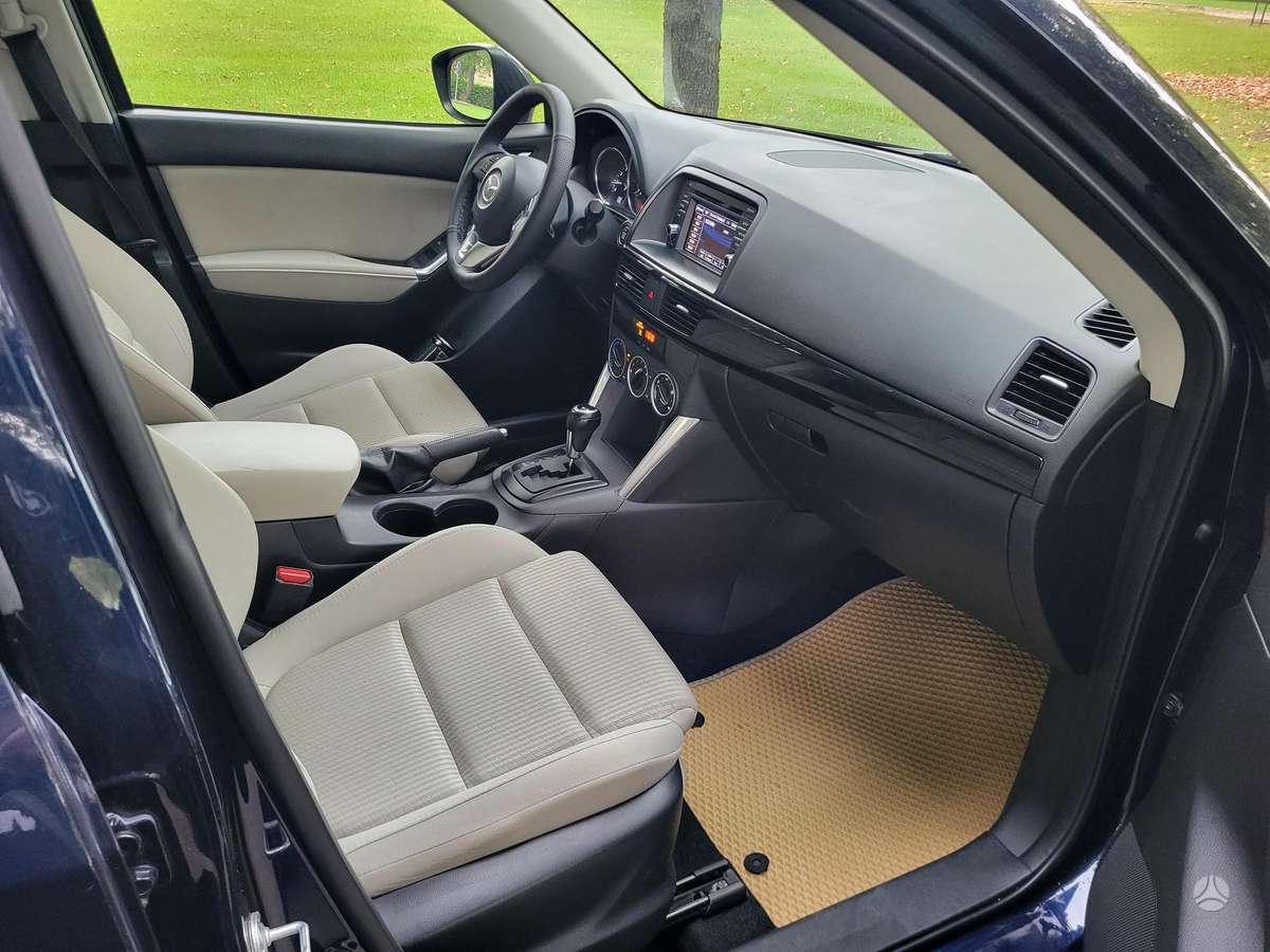 Mazda CX-5, 2.5 l., off-road / crossover