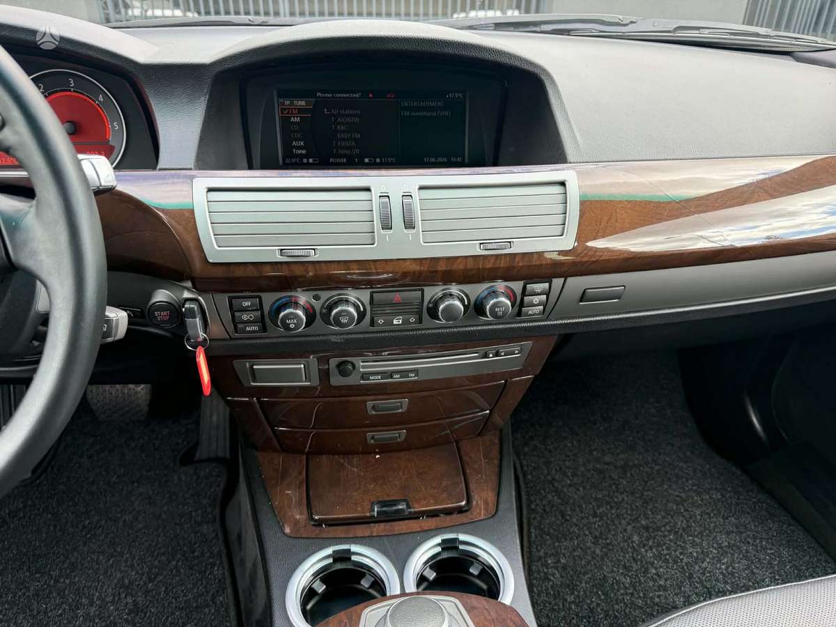 BMW 730, 3.0 l., sedanas
