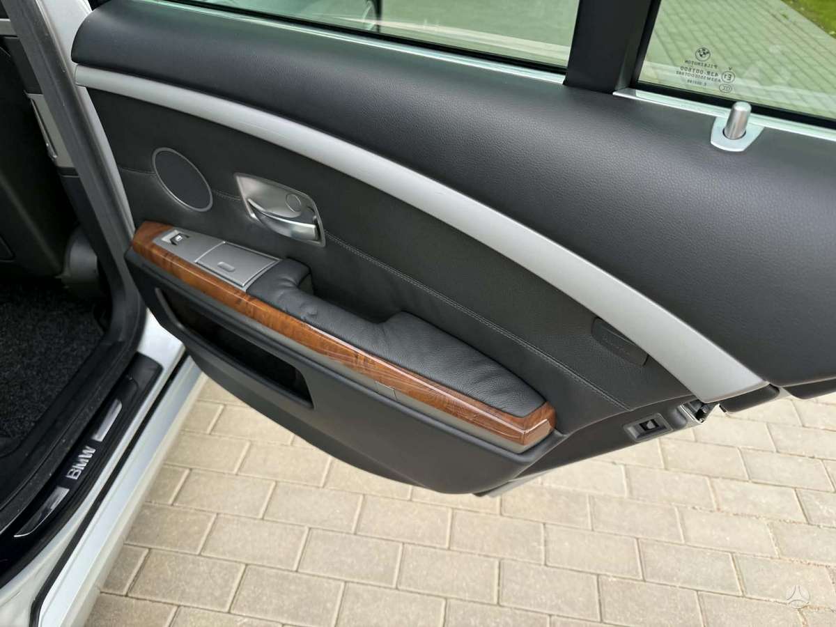 BMW 730, 3.0 l., sedanas